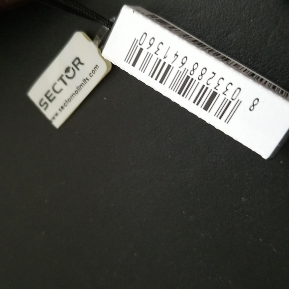 Sector men watch.  Yellow rubbers band. New with original box and tag. - Picture 4 of 8